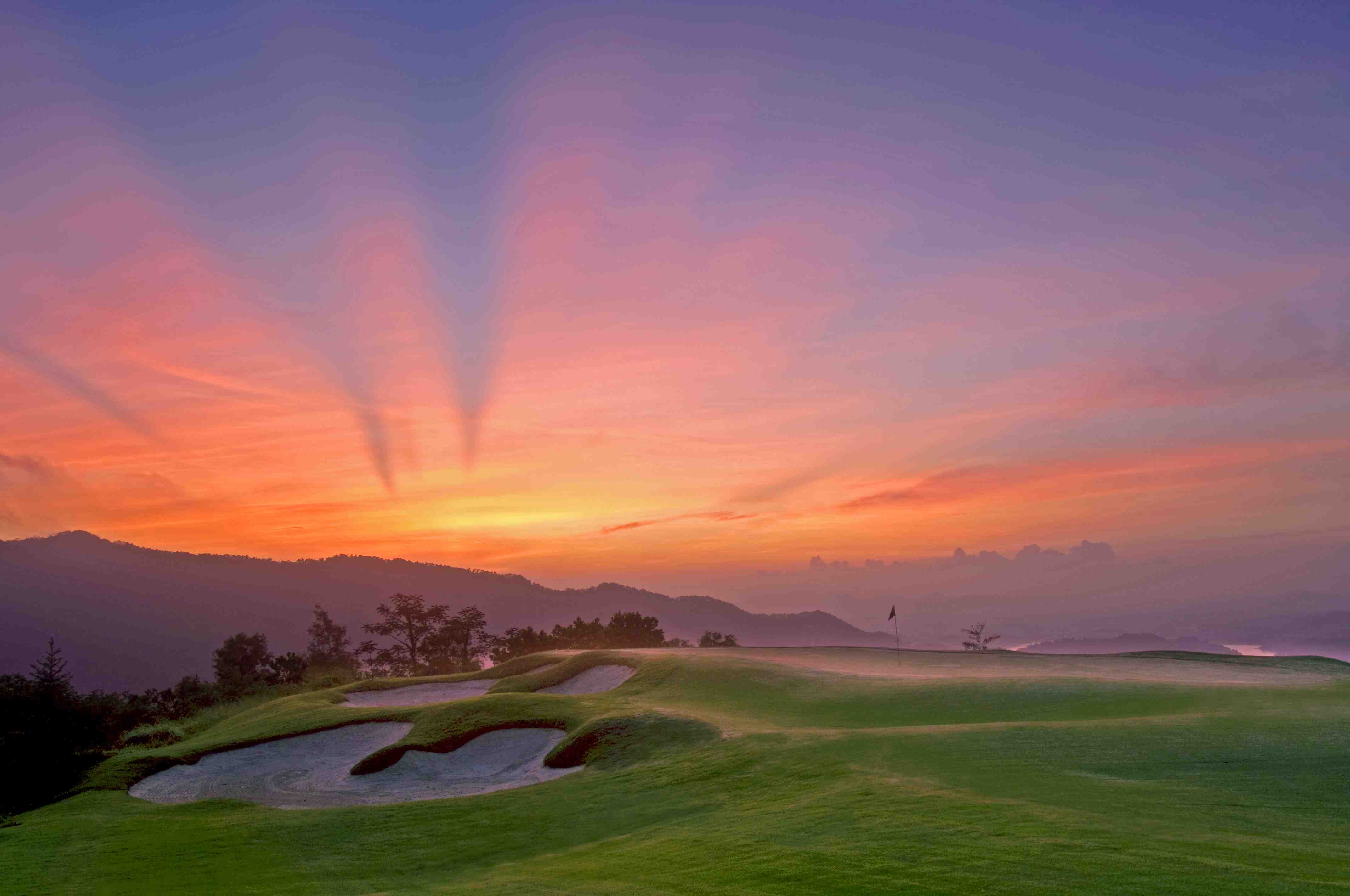 Mission Hills in China is the world's biggest golf resort Canadian